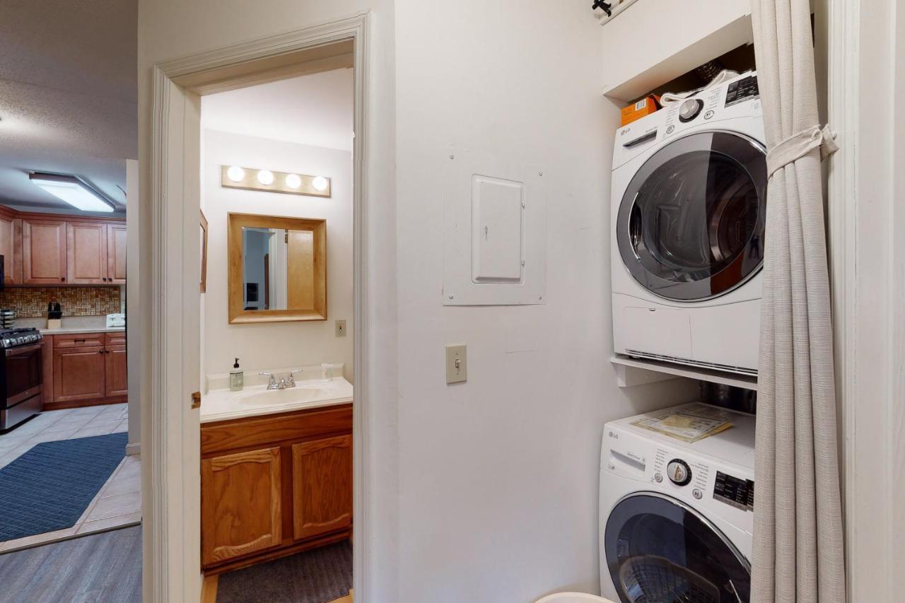 Brookhaven Condos Ludlow Bagian luar foto